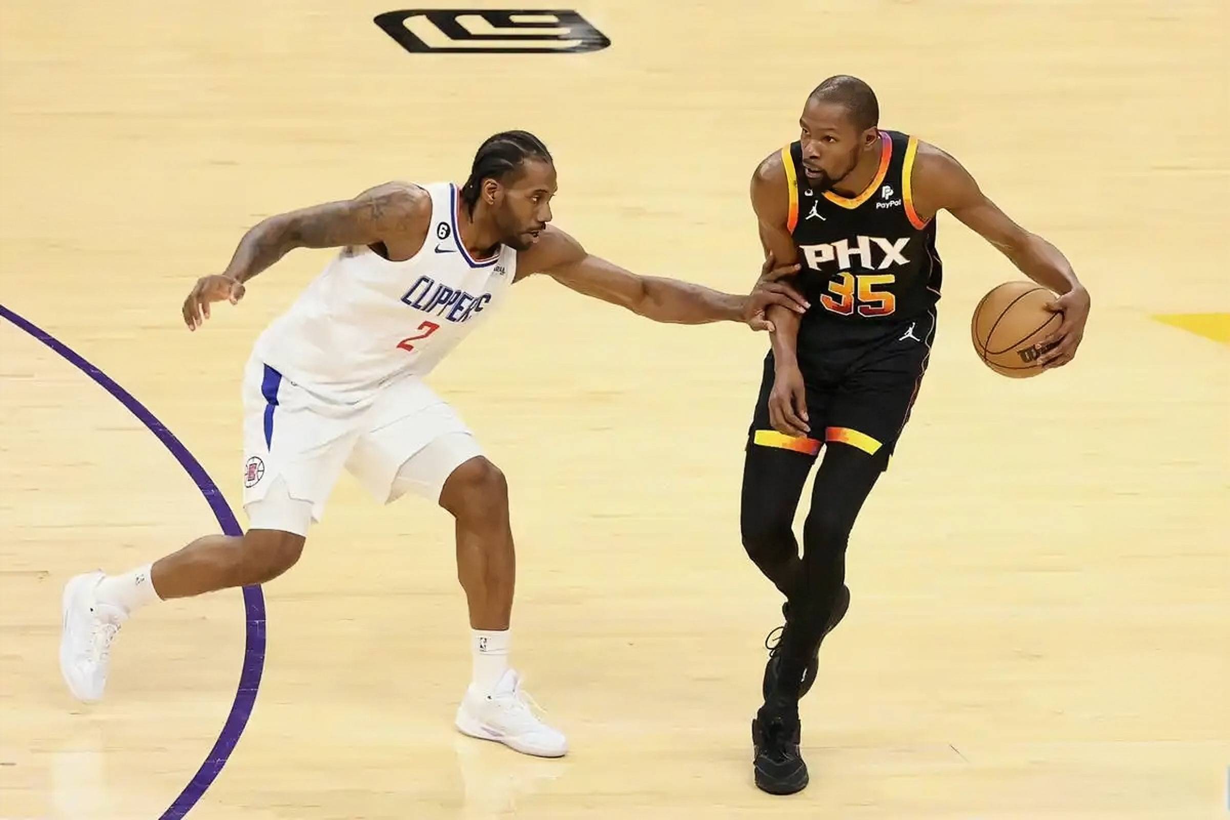 杜兰特巅峰对决,蒂姆与80激战巴塞罗那分钟,势不可挡胜负难料! 杜兰特巅峰对决,蒂姆与80激战巴塞罗那分钟,势不可挡胜负难料!